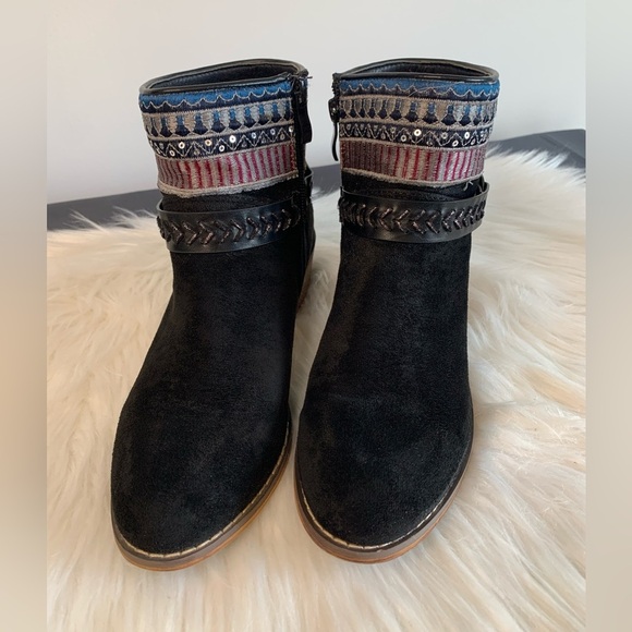 Tiara Los Angeles Women's Black and Blue Ankle Boots - Picture 1 of 5